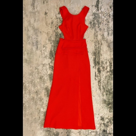 BCBGMAXAZRIA Kiara Sleeveless Peplum Gown - Picture 6 of 8